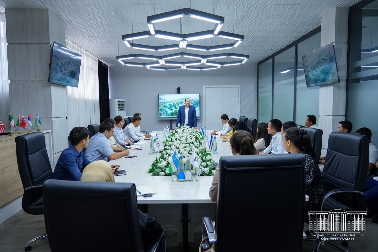 Заместитель министра высшего образования, науки и инноваций Отабек Махкамов посетил Ферганский политехнический институт