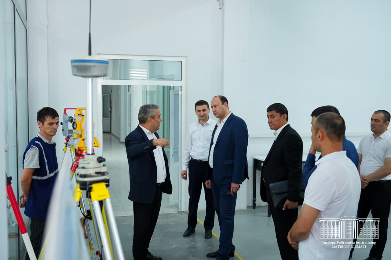 Заместитель министра высшего образования, науки и инноваций Отабек Махкамов посетил Ферганский политехнический институт