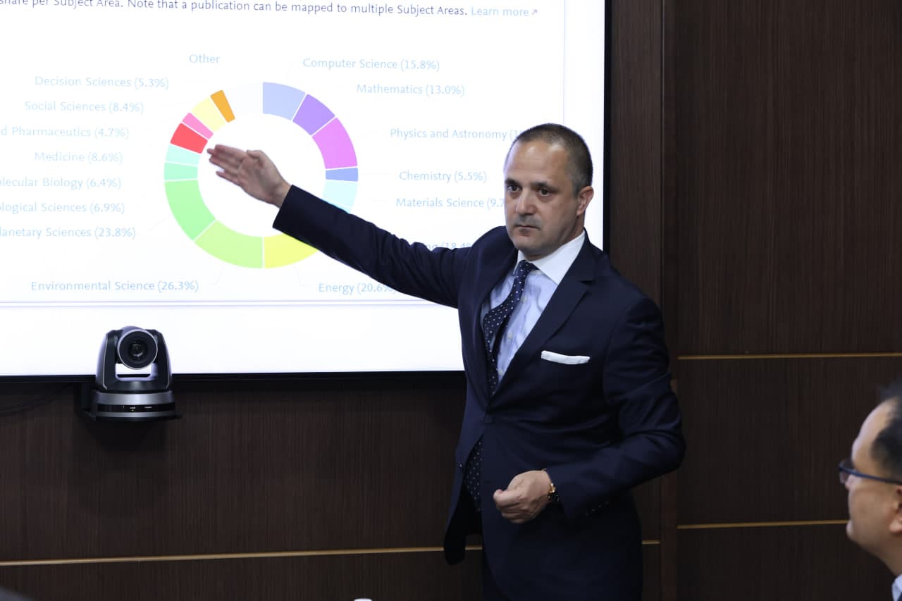 Обсуждены перспективы развития с компанией ELSEVIER