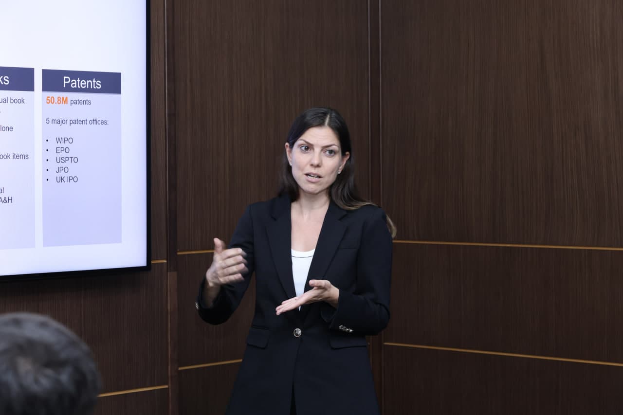 Обсуждены перспективы развития с компанией ELSEVIER