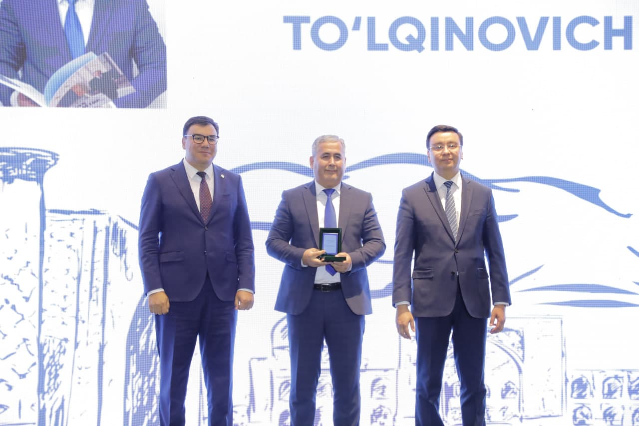 Туризм фидойилари тақдирланди