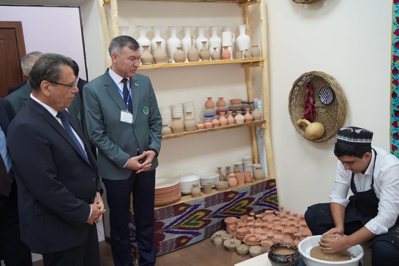 100 nafarga yaqin talaba 9 ta xorijiy til bo‘yicha fan olimpiadasida o‘z bilimini sinamoqda