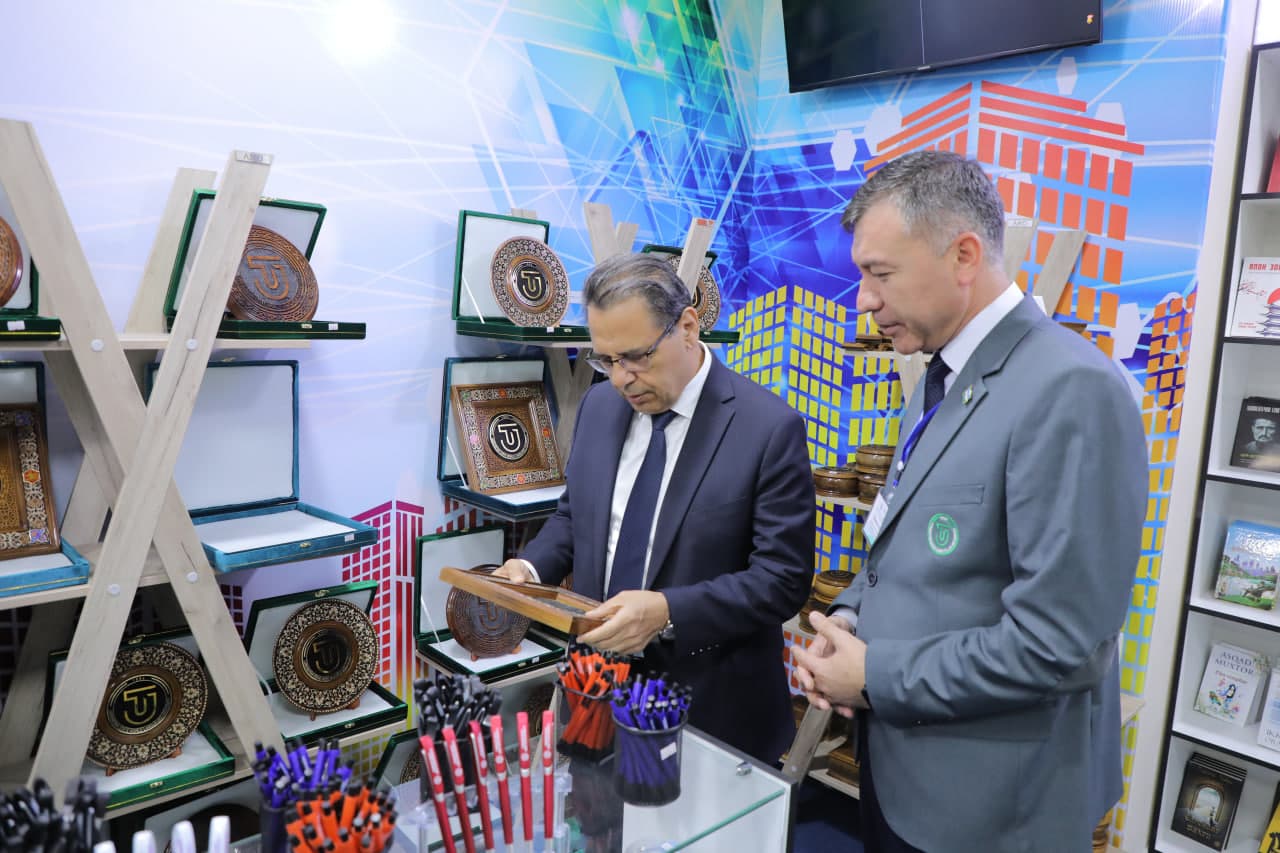 100 nafarga yaqin talaba 9 ta xorijiy til bo‘yicha fan olimpiadasida o‘z bilimini sinamoqda