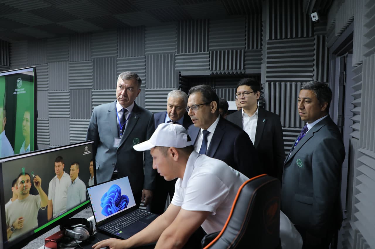 100 nafarga yaqin talaba 9 ta xorijiy til bo‘yicha fan olimpiadasida o‘z bilimini sinamoqda