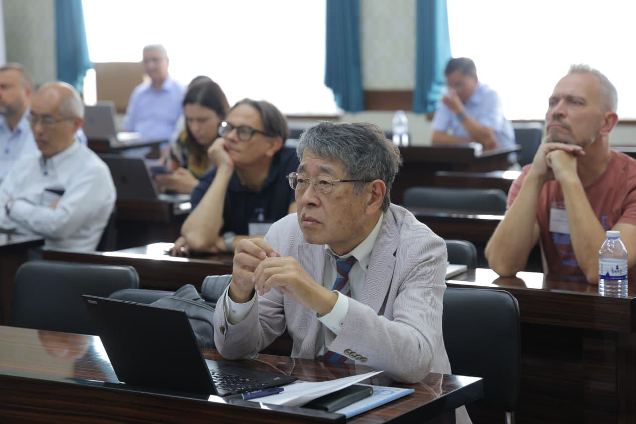 Жорий йилнинг 23-28-сентябрь кунлари UrDPI ташкилотчилигида дунёнинг 30 га яқин етук олимларини жамлаган "Янги авлод юпқа плёнкали фотоволтаик тизимлар учун илғор функционал материаллар" мавзусида халқаро илмий-амалий конференция бўлиб ўтмоқда.