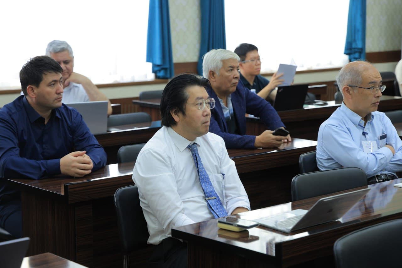 Жорий йилнинг 23-28-сентябрь кунлари UrDPI ташкилотчилигида дунёнинг 30 га яқин етук олимларини жамлаган "Янги авлод юпқа плёнкали фотоволтаик тизимлар учун илғор функционал материаллар" мавзусида халқаро илмий-амалий конференция бўлиб ўтмоқда.