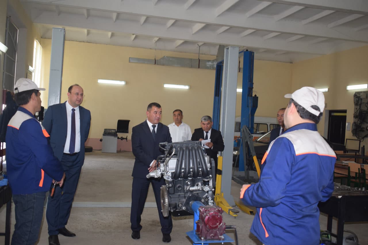 Вазир ўринбосари Самарқандда BTEC халқаро таʻлим дастурларини амалга ошириш учун тайёргарлик ишлари билан танишди