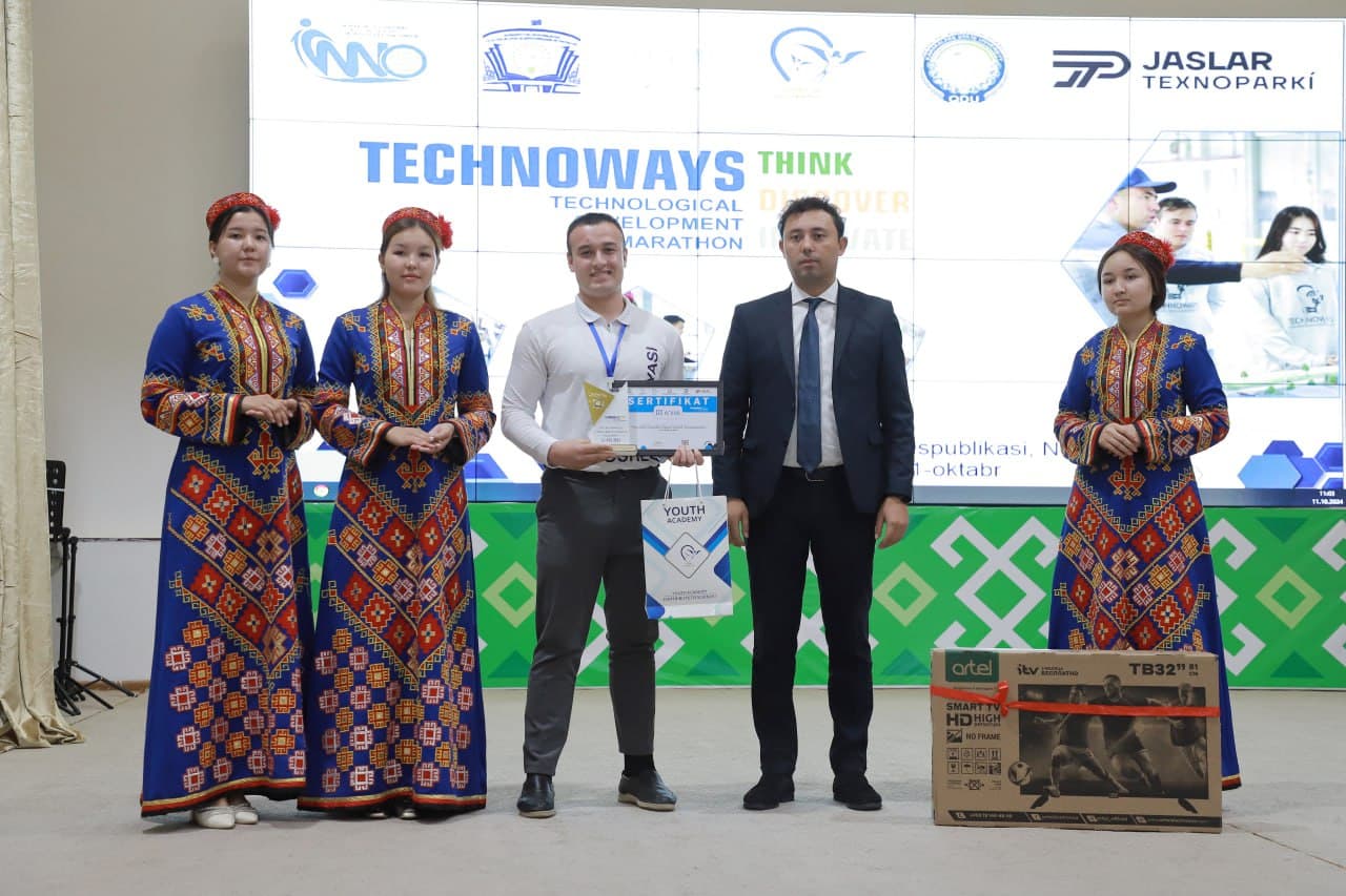"ТечноWайс" технологик ривожланиш марафонининг республика босқичи ғолиблари тақдирланди