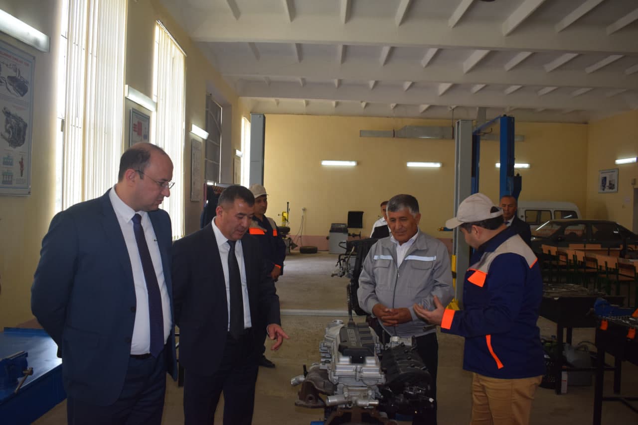 Вазир ўринбосари Самарқандда BTEC халқаро таʻлим дастурларини амалга ошириш учун тайёргарлик ишлари билан танишди