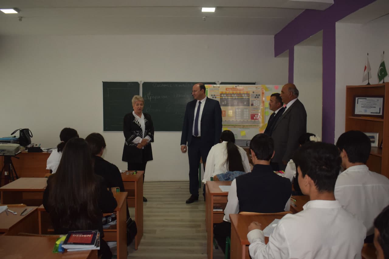 Вазир ўринбосари Самарқандда BTEC халқаро таʻлим дастурларини амалга ошириш учун тайёргарлик ишлари билан танишди