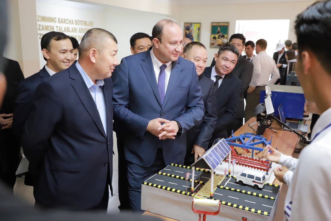 "ТечноWайс" технологик ривожланиш марафонининг республика босқичи ғолиблари тақдирланди