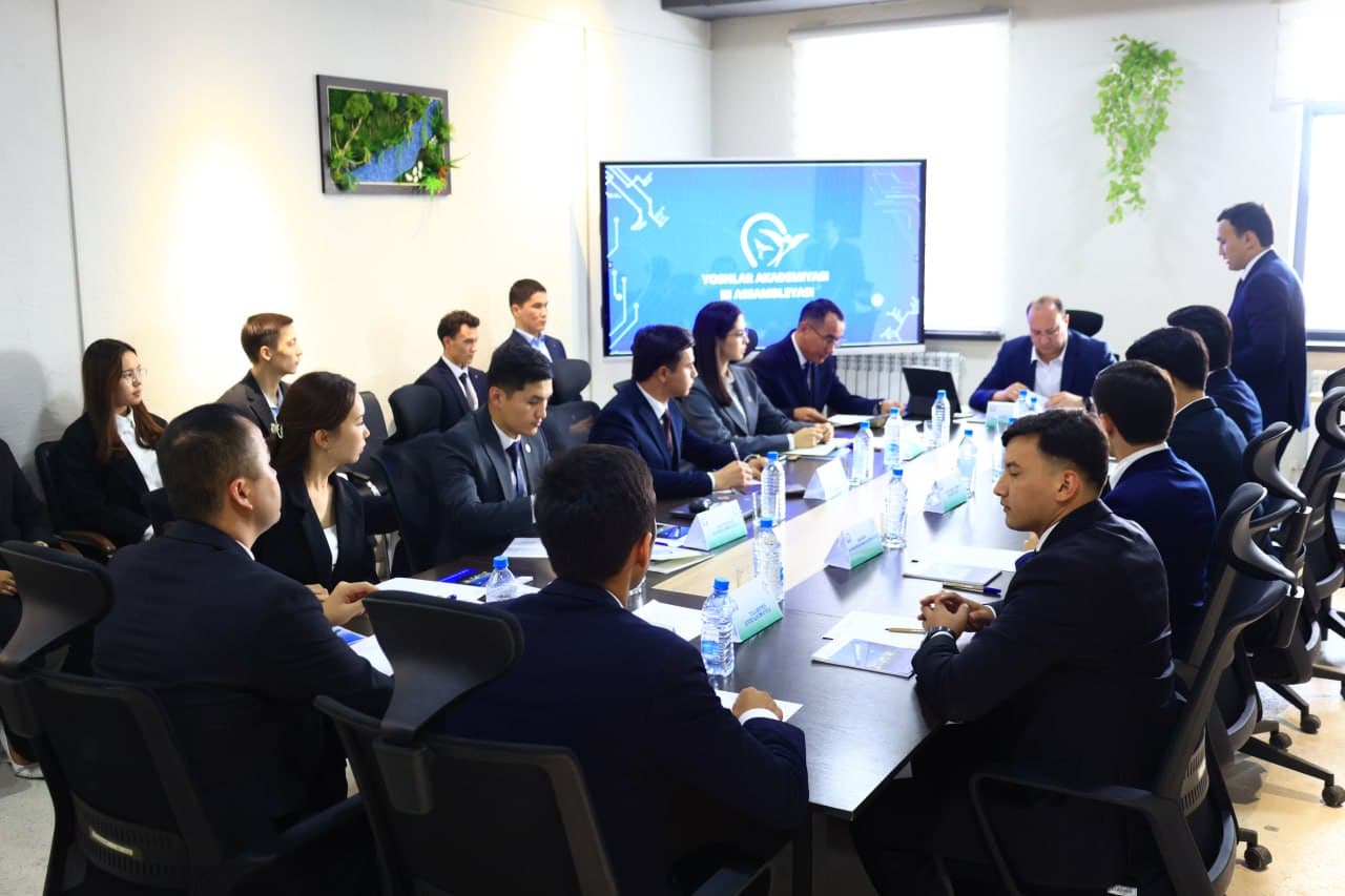 Нукусдаги "Жаслар технопарки"да Ёшлар академиясининг навбатдаги ассамблеяси ўтказилди