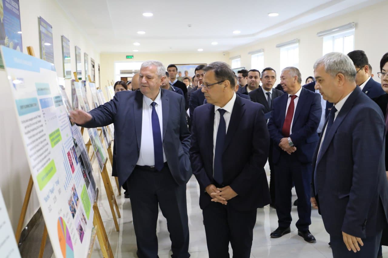 Vazir Chirchiq davlat pedagogika universiteti faoliyati bilan tanishdi
