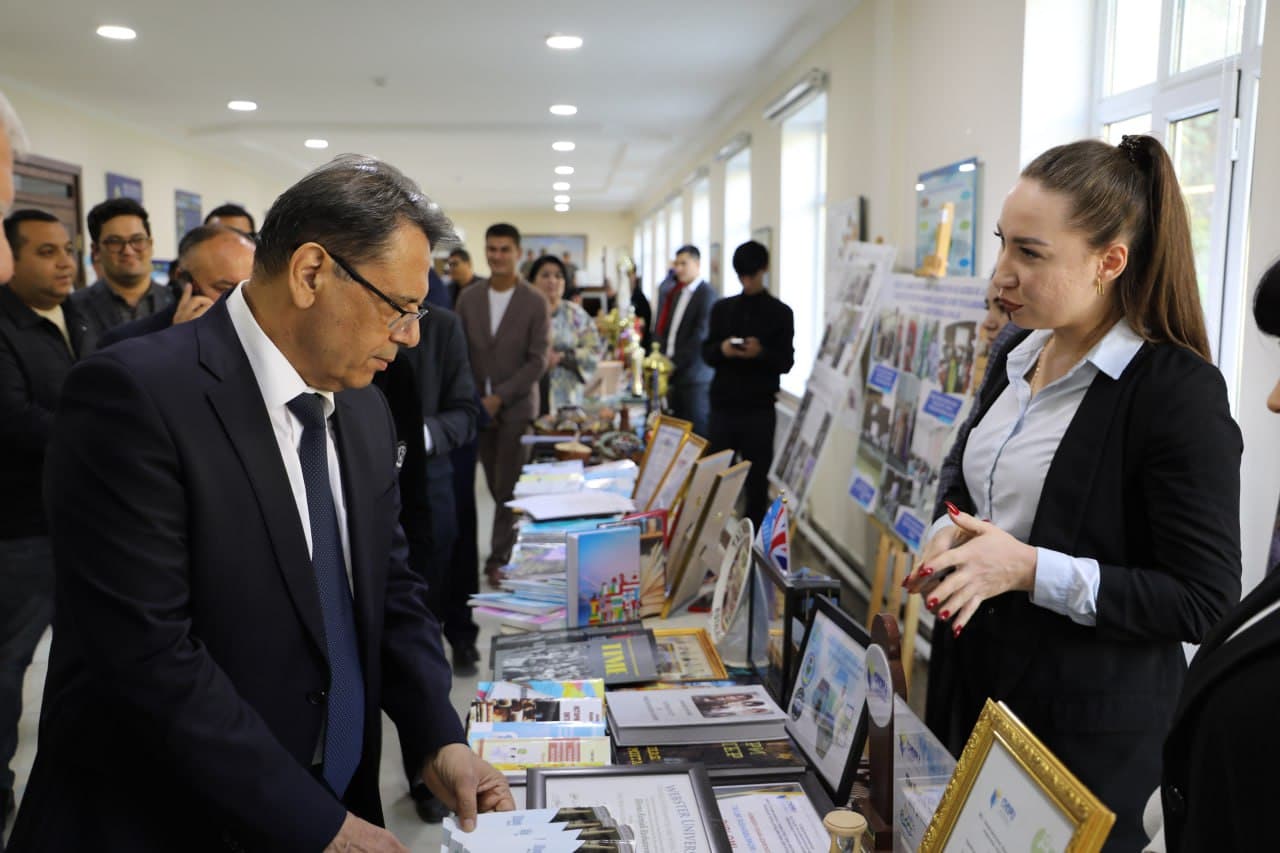 Vazir Chirchiq davlat pedagogika universiteti faoliyati bilan tanishdi