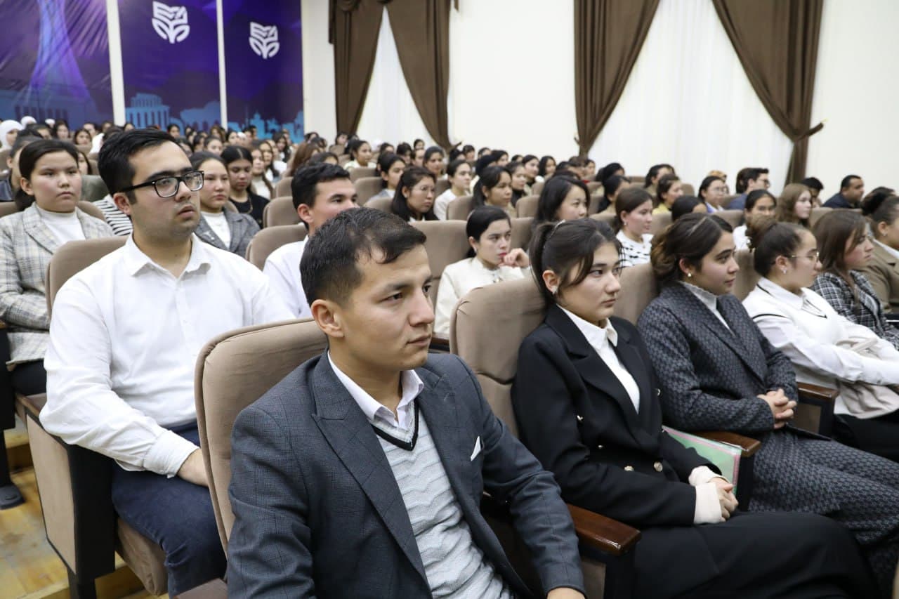Vazir Chirchiq davlat pedagogika universiteti faoliyati bilan tanishdi