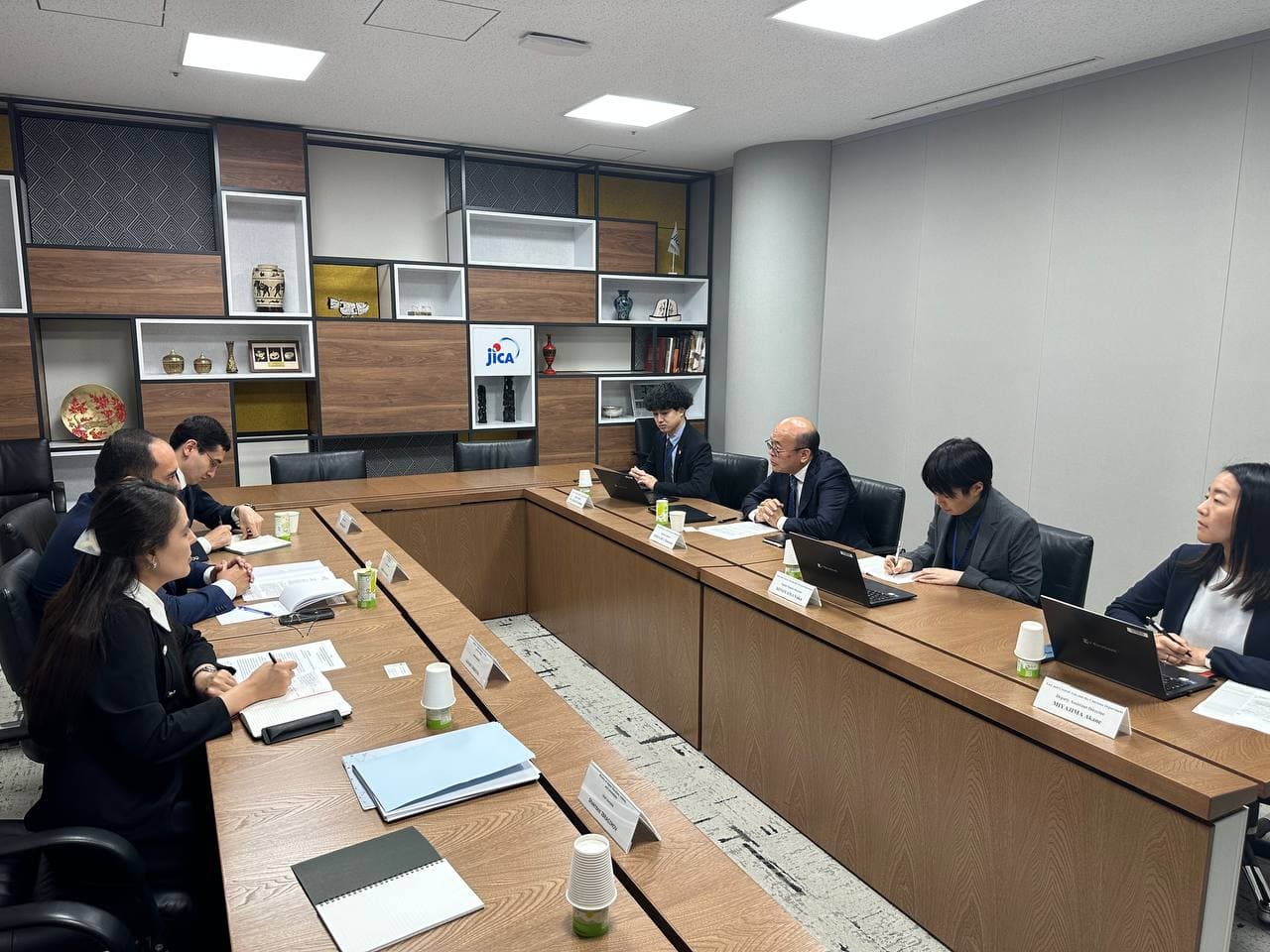 Yaponiyaning Xalqaro hamkorlik agentligi (JICA) bilan hamkorlikda muhandislik sohasida yetuk kadr va mutaxassislarni tayyorlash bo‘yicha kelishuvga erishildi.