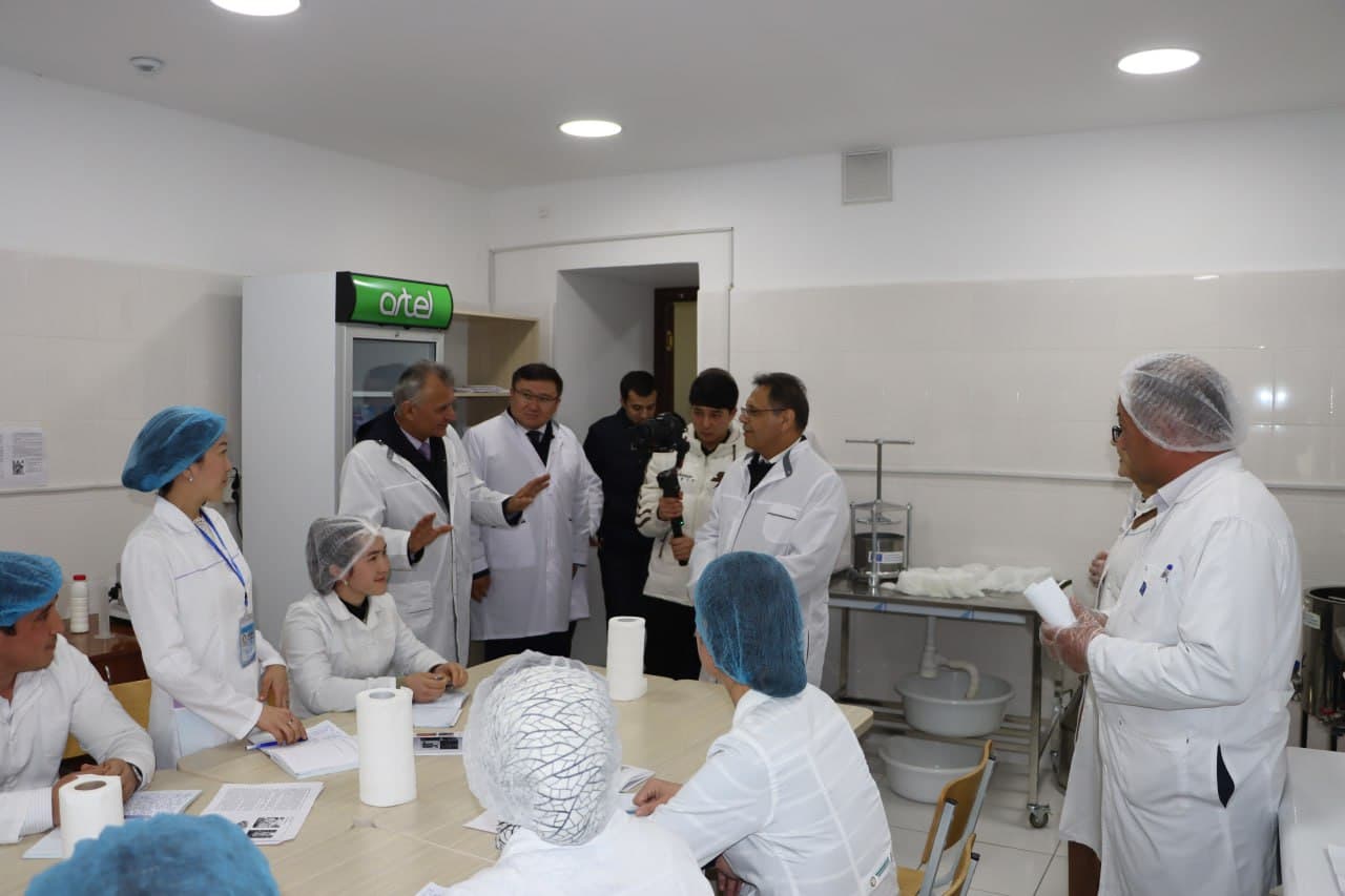 Vazir Samarqand davlat veterinariya meditsinasi, chorvachilik va biotexnologiyalar universitetining o‘quv laboratoriyalari faoliyati bilan tanishdi