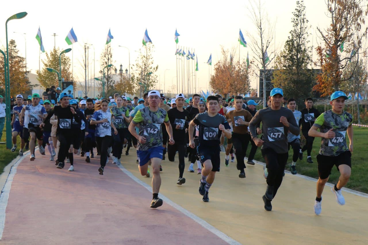 “Talaba — yugur” ko‘ngillilar yugurish sport musobaqasi kuzgi mavsumi o‘z nihoyasiga yetdi