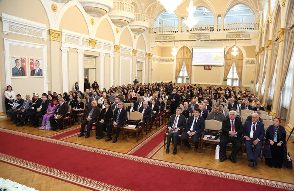 Boku shahrida III Xalqaro turkologiya kongressi oʻtkazildi