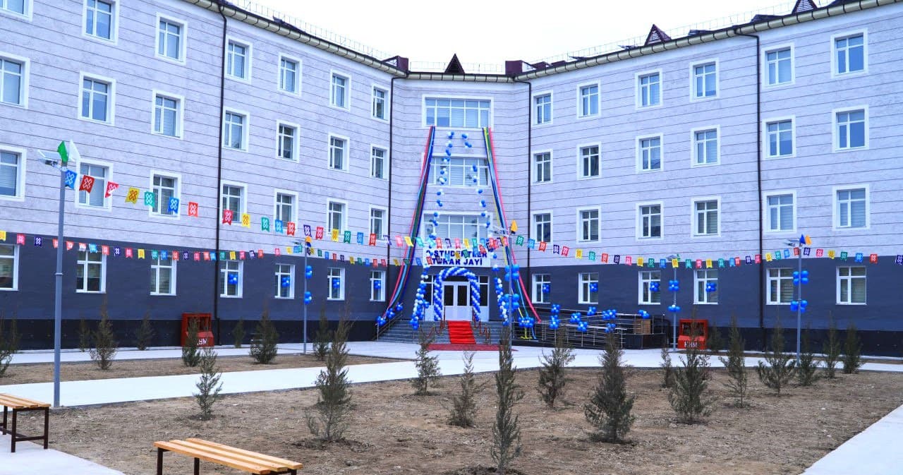 Nukusda yangi zamonaviy tipdagi 400 o‘rinli talabalar turar joyi foydalanishga topshirildi