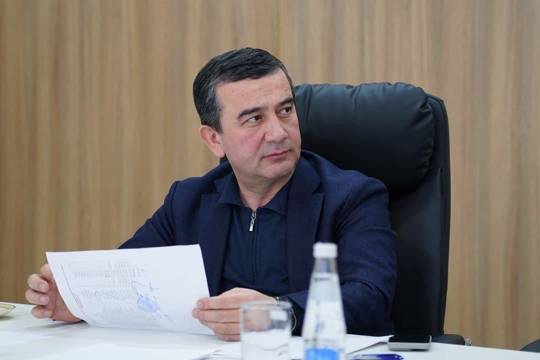 Surxondaryo viloyatiga xizmat safari davomida Oliy ta’lim, fan va innovatsiyalar vaziri o‘rinbosari Sarvarxon Buzrukxonov oliy ta’lim muassasalari rahbarlari bilan uchrashdi.
