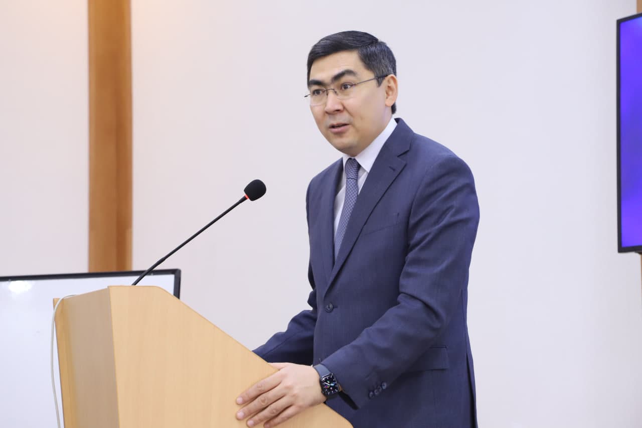 “Ma’naviyat hayotimizda yangi kuch, yangi harakatga aylanishi kerak” mavzusida malaka oshirish o‘quv-seminari o‘tkazilmoqda