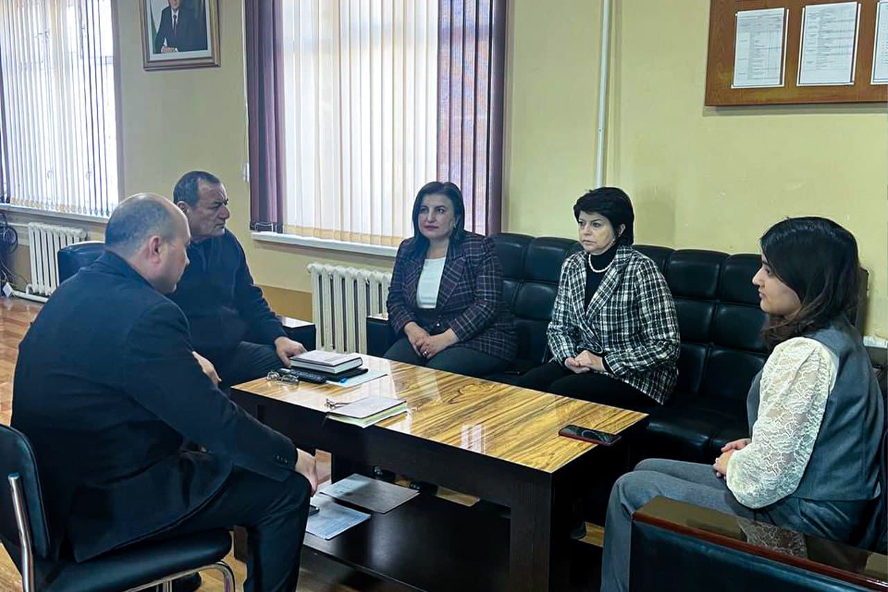 Vazirlik Jamoatchilik kengashi Sirdaryo tuman politexnikumi faoliyatini oʻrgandi