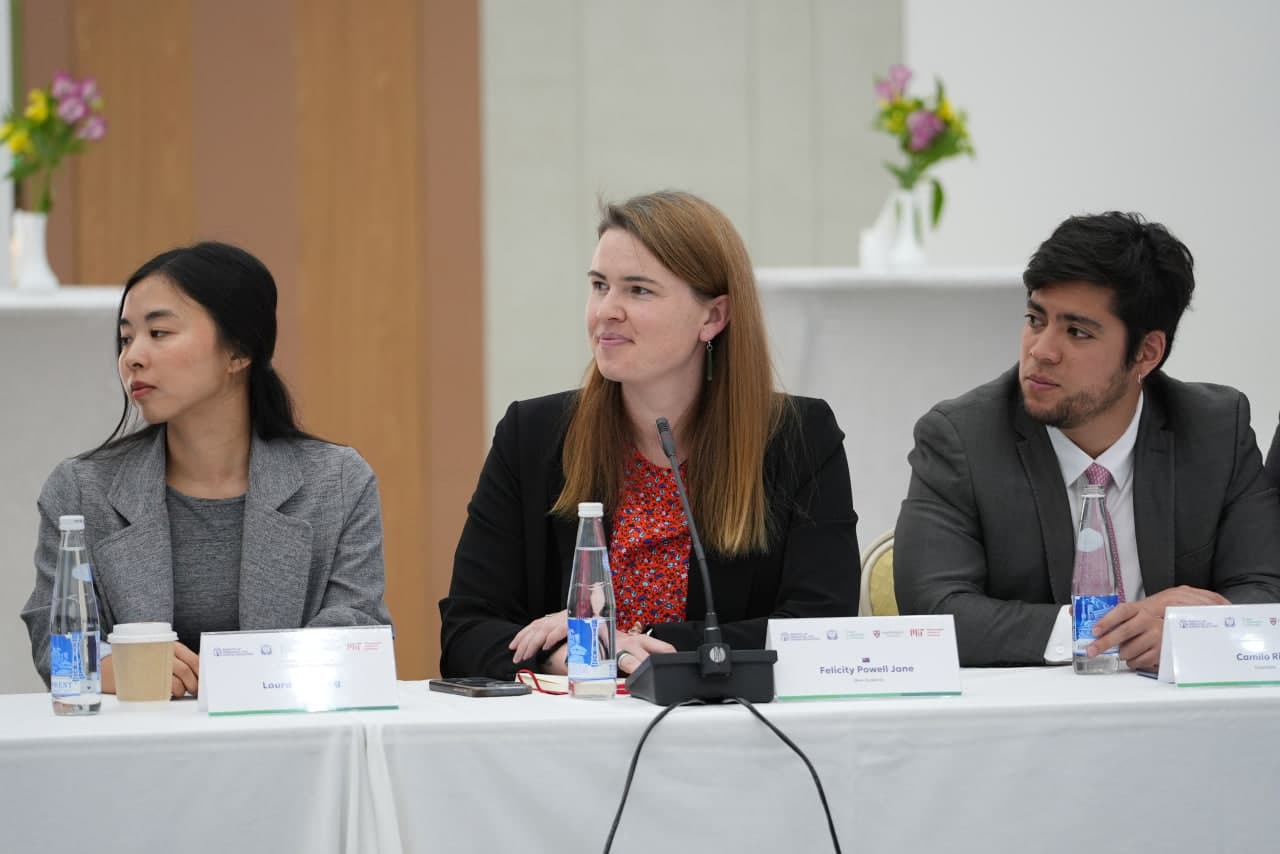 Vazir Garvard universiteti va Massachusets texnologiyalar instituti talaba va tadqiqotchilari bilan uchrashdi