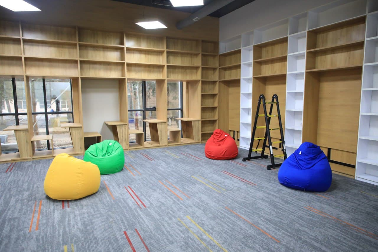 Oliy ta’lim, fan va innovatsiyalar vaziri SamDAQU yangi binosiga tashrif buyurdi