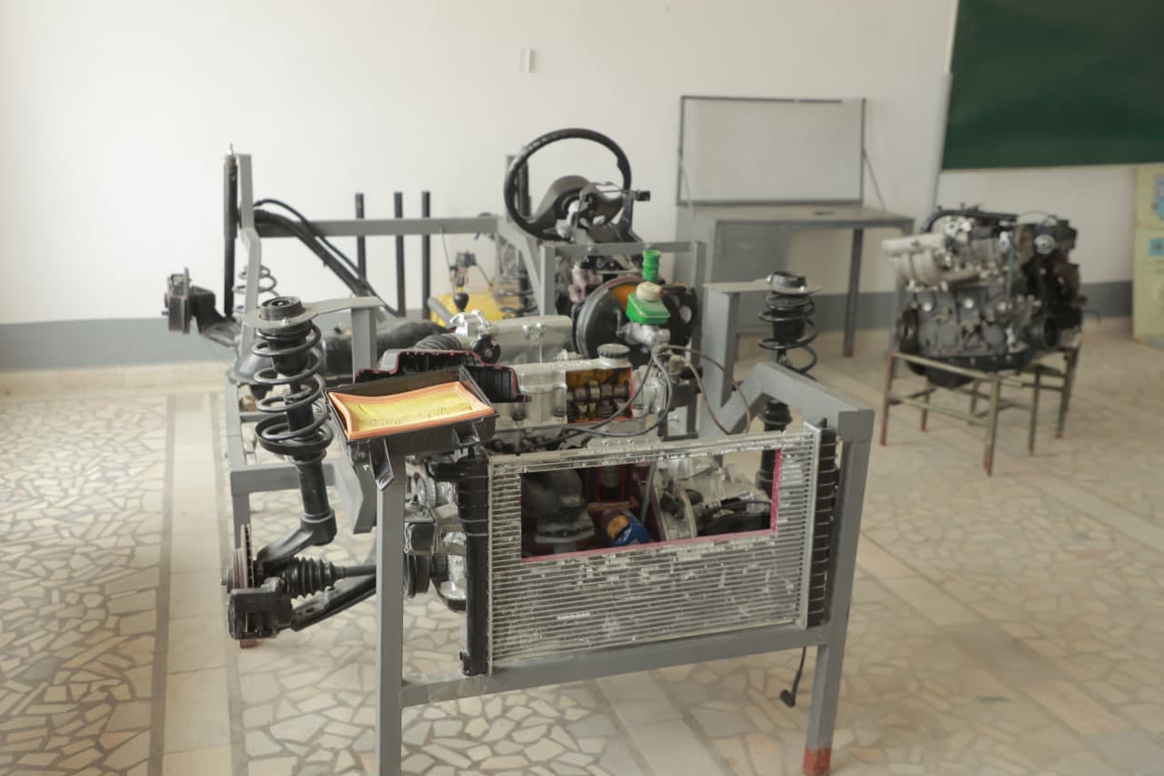 Vazir Nukus shahar 1-sonli politexnikumiga tashrif buyurdi