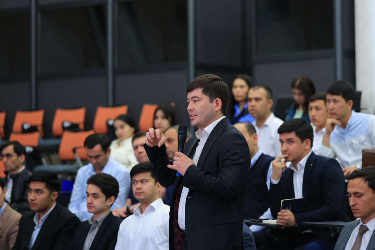 Oliy taʼlim vazirligida “El-Yurt Umidi” jamgʻarmasi stipendiatlari bilan amaliy muloqot boʻlib oʻtdi