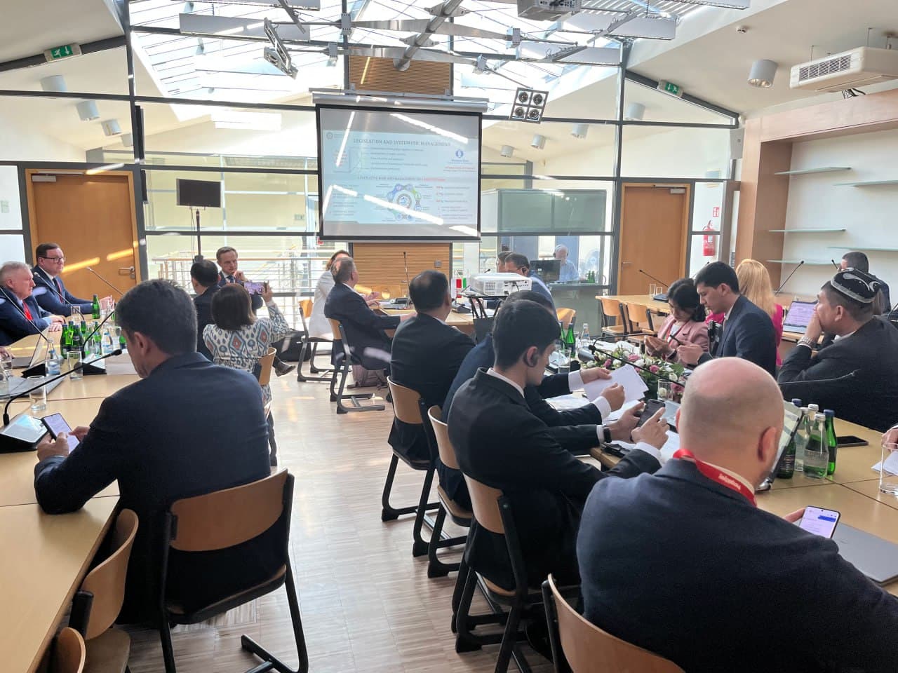 Polsha va Oʻzbekiston oliy taʼlim muassasalari rektorlari II forumi yalpi yig‘ilish va sessiyalar bilan davom etdi