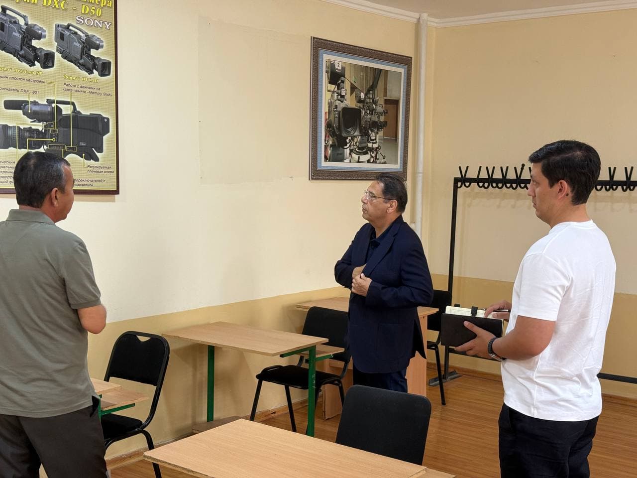 Oliy ta’lim, fan va innovatsiyalar vaziri Qo‘ng‘irotboy Sharipov Toshkent shahrida joylashgan Respublika televideniye va radio texnikumi faoliyatini o‘rgandi.