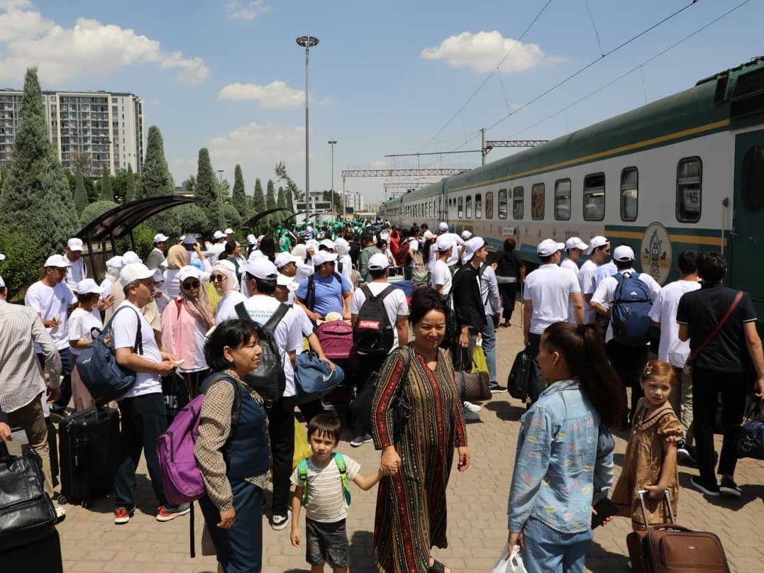 “Orol dengiziga poyezd”: 600 nafardan ortiq faol yoshlar ekologik ekspeditsiyada ishtirok etmoqda