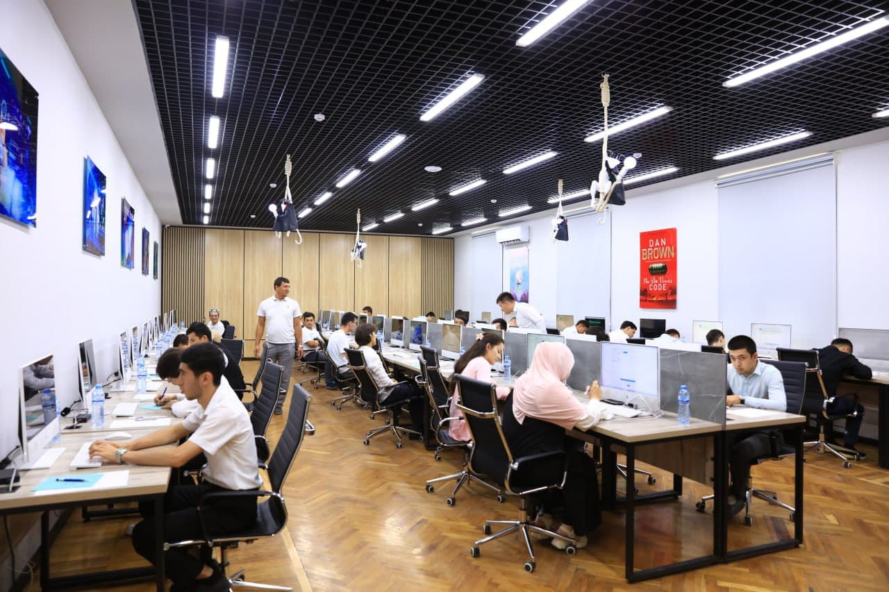 Informatika va axborot texnologiyalari fanidan Respublika olimpiadasi: Boʻlajak IT mutaxassislari TATUda bellashdilar!