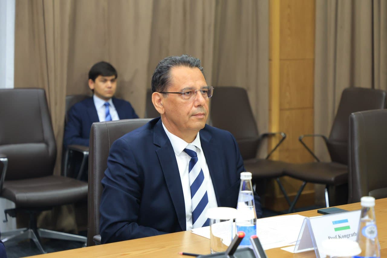 Vazir Estoniya elchisi bilan uchrashdi