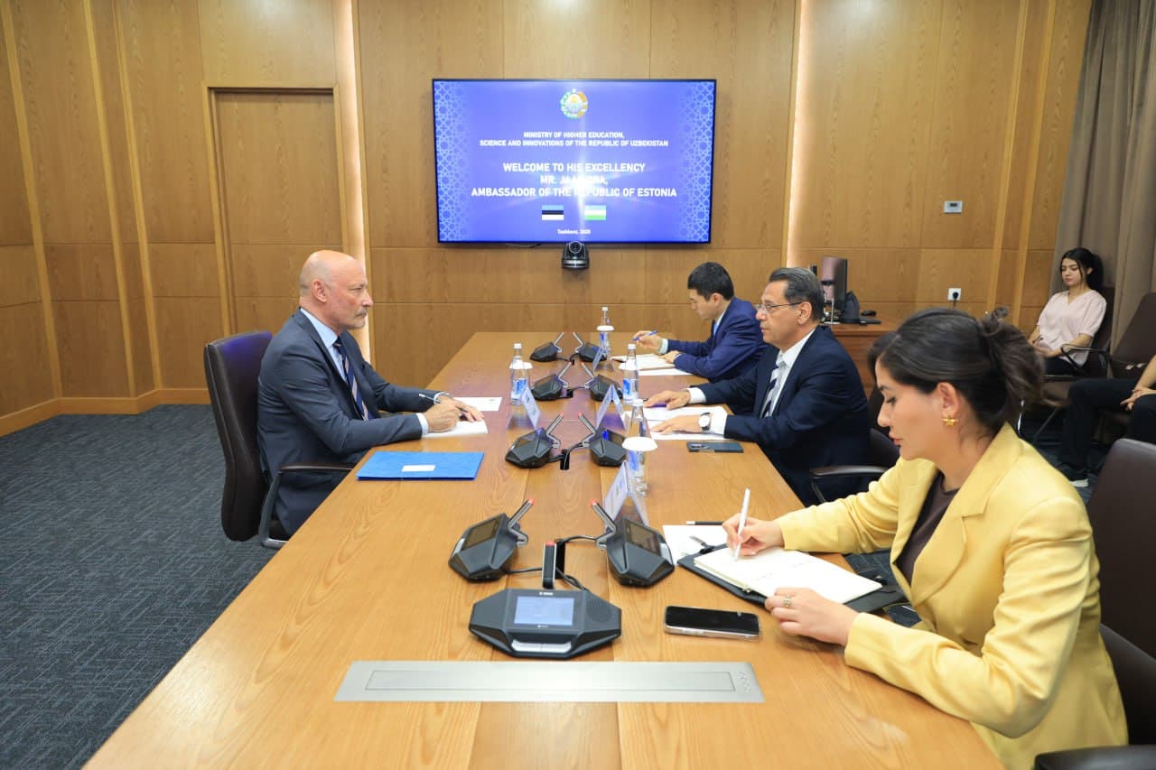 Vazir Estoniya elchisi bilan uchrashdi