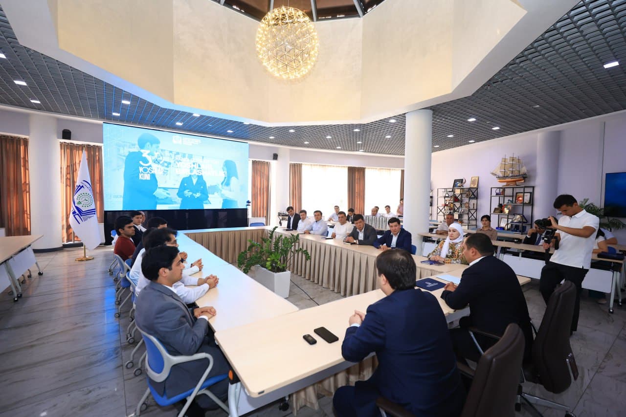 Vazirlik tizimidagi yoshlar samimiy qutlandi