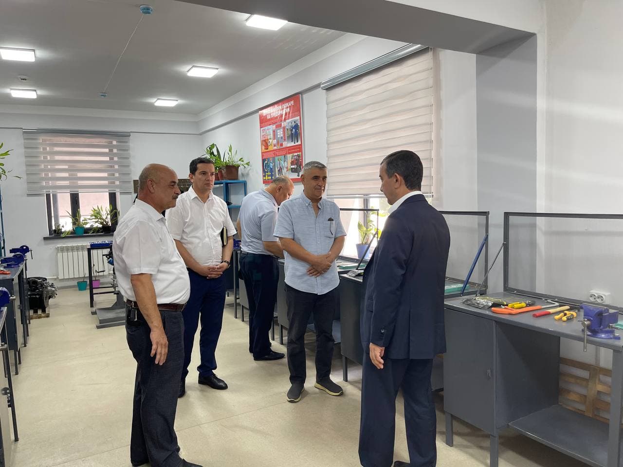 Chilonzor tumanidagi 1-sonli politexnikumda xalqaro ta’lim yo‘nalishi o‘rganildi