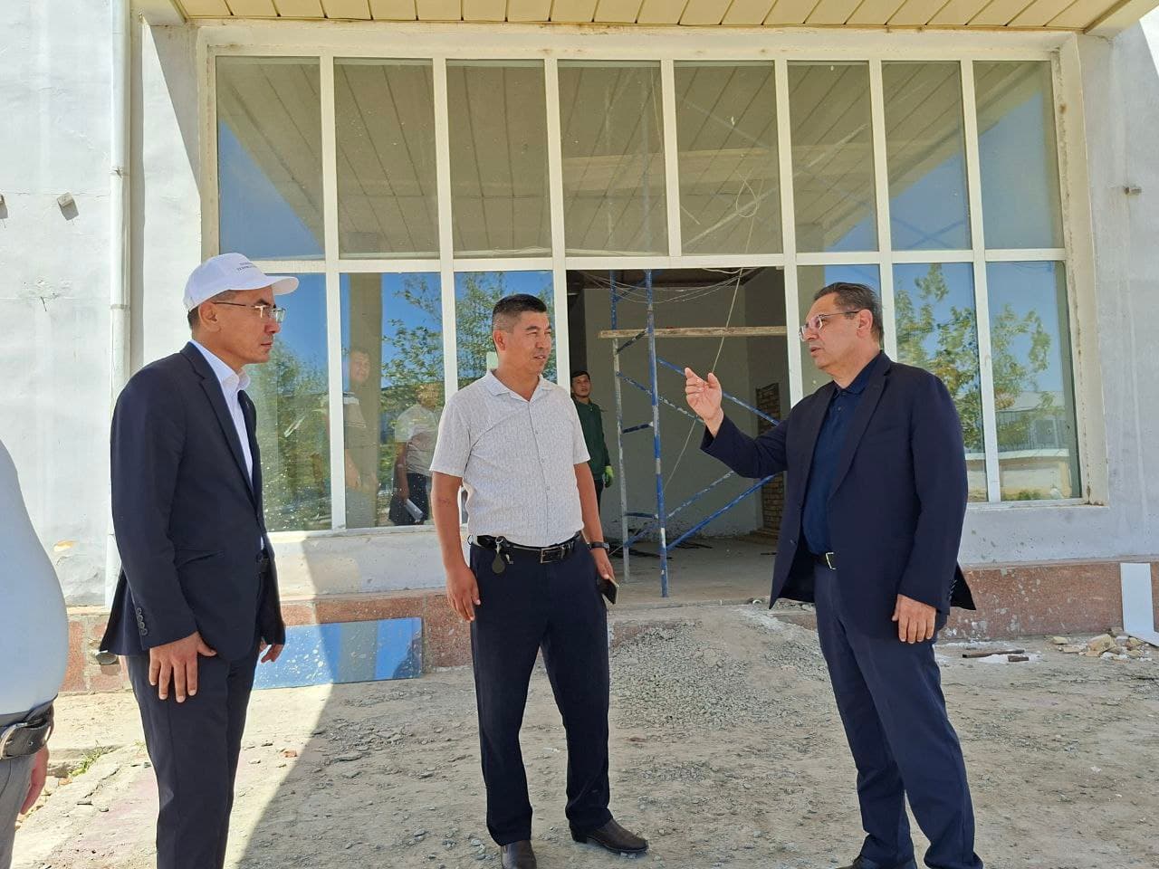 Vazir Nukus shahridagi test sinovlari jarayoni va politexnikum faoliyati bilan yaqindan tanishdi