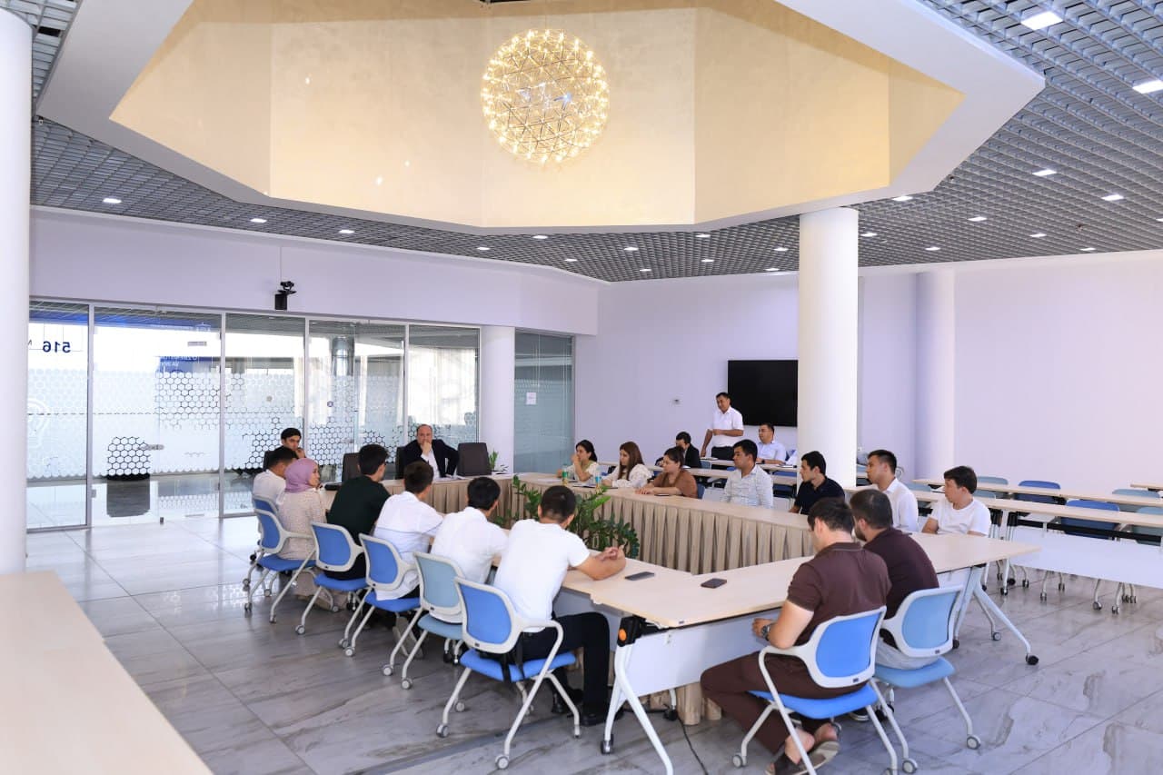 Oliy ta’lim vaziri o‘rinbosari yoshlar bilan uchrashdi