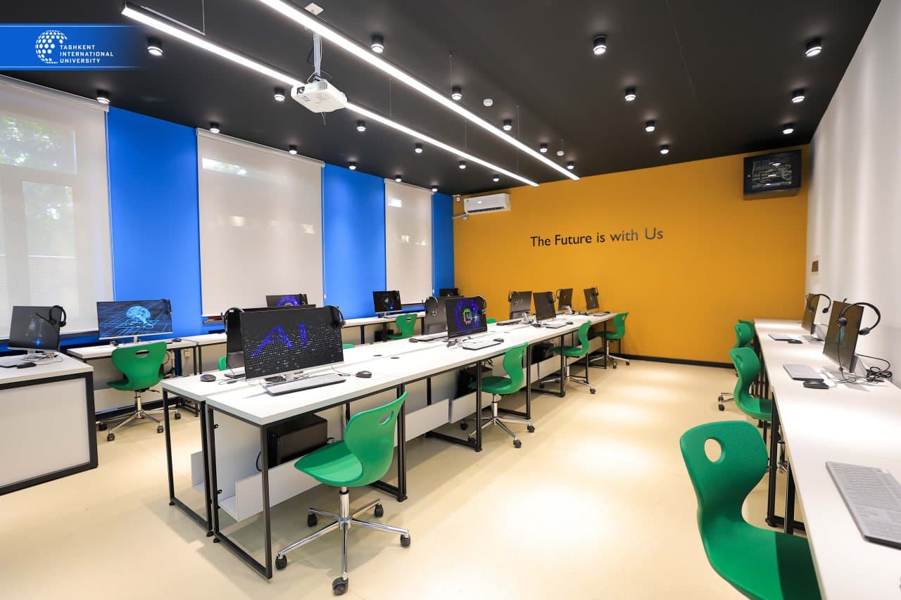 Toshkent xalqaro universitetida zamonaviy Sun’iy intellekt o‘quv markazi ochildi