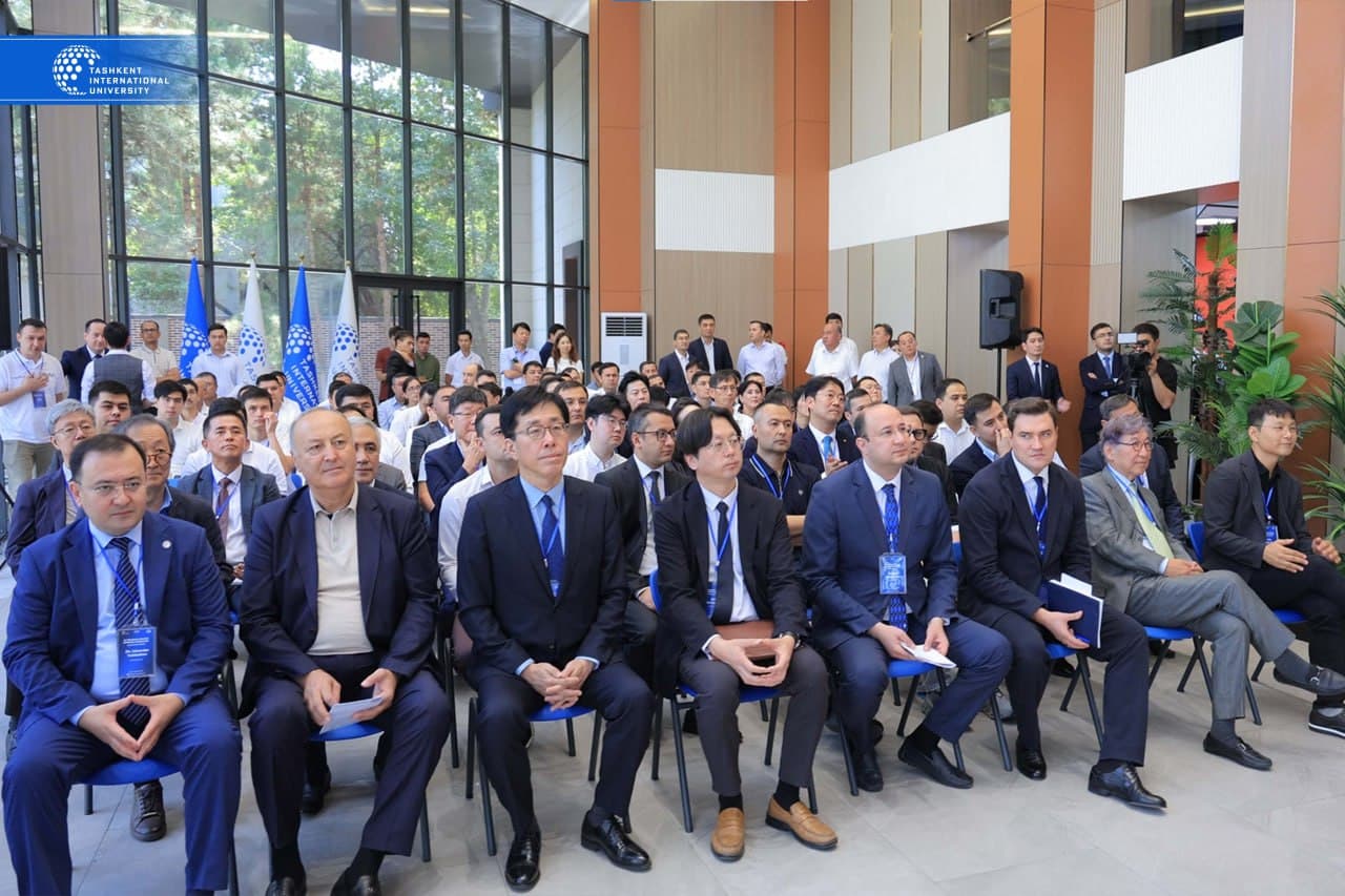 Toshkent xalqaro universitetida zamonaviy Sun’iy intellekt o‘quv markazi ochildi
