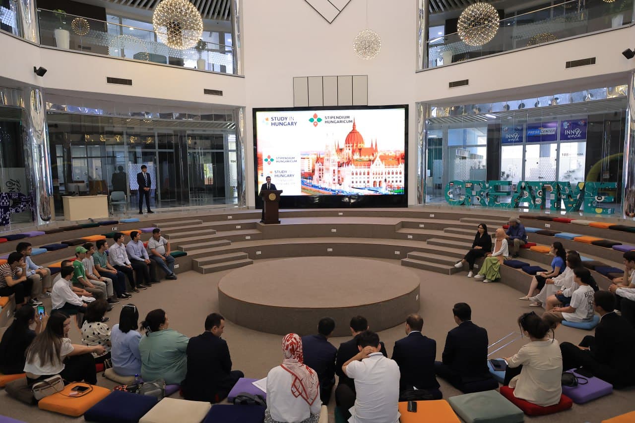 “Stipendium Hungaricum” dasturining 2025/2026-o‘quv yilgi stipendiatlari bilan uchrashuv bo‘lib o‘tdi
