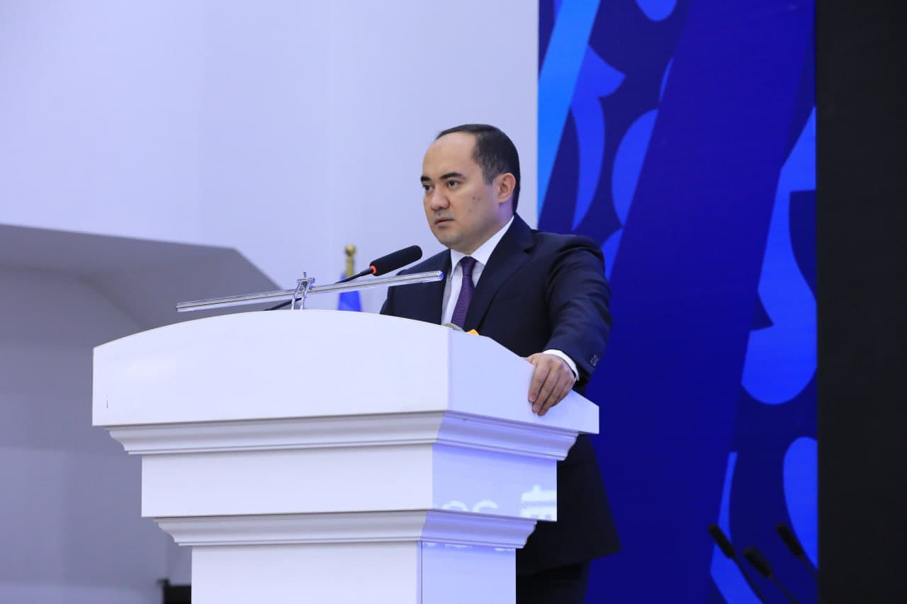 Oliy ta’lim tashkilotlari rahbar xodimlari uchun yangi oʻquv yilida ta’lim jarayonini samarali tashkil etish yuzasidan maxsus o‘quv kursi bo‘lib o‘tmoqda