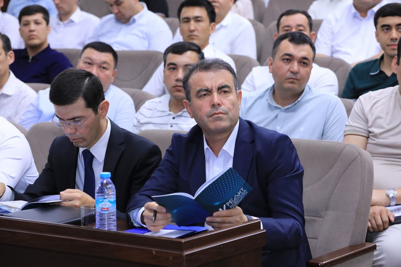 Oliy ta’lim tashkilotlari rahbar xodimlari uchun yangi oʻquv yilida ta’lim jarayonini samarali tashkil etish yuzasidan maxsus o‘quv kursi bo‘lib o‘tmoqda