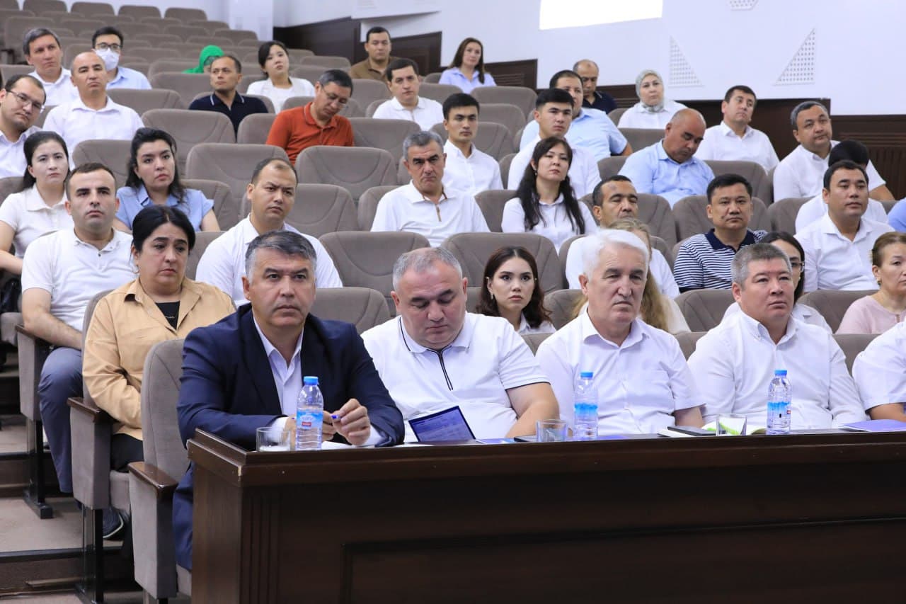 Oliy ta’lim tashkilotlari rahbar xodimlari uchun yangi oʻquv yilida ta’lim jarayonini samarali tashkil etish yuzasidan maxsus o‘quv kursi bo‘lib o‘tmoqda