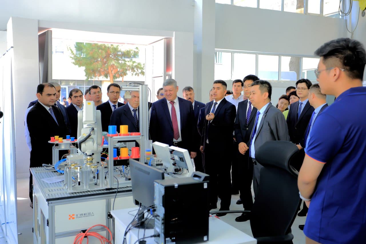 Toshkent davlat texnika universitetida “Raqamli va intellektual texnologiyalar ustaxonasi” ochildi