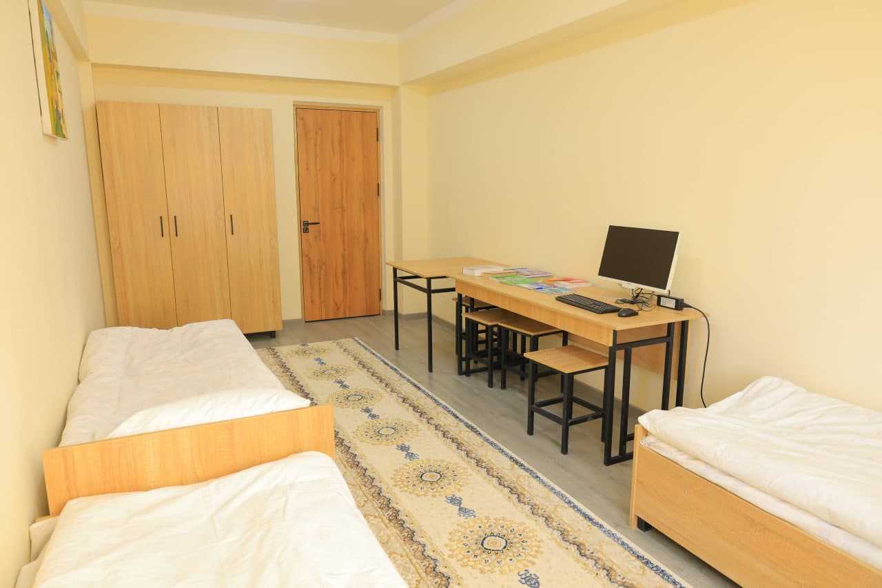 Vazir Namangan davlat texnika universitetida DXSH asosida qurilgan yangi talabalar turarjoyi bilan tanishdi