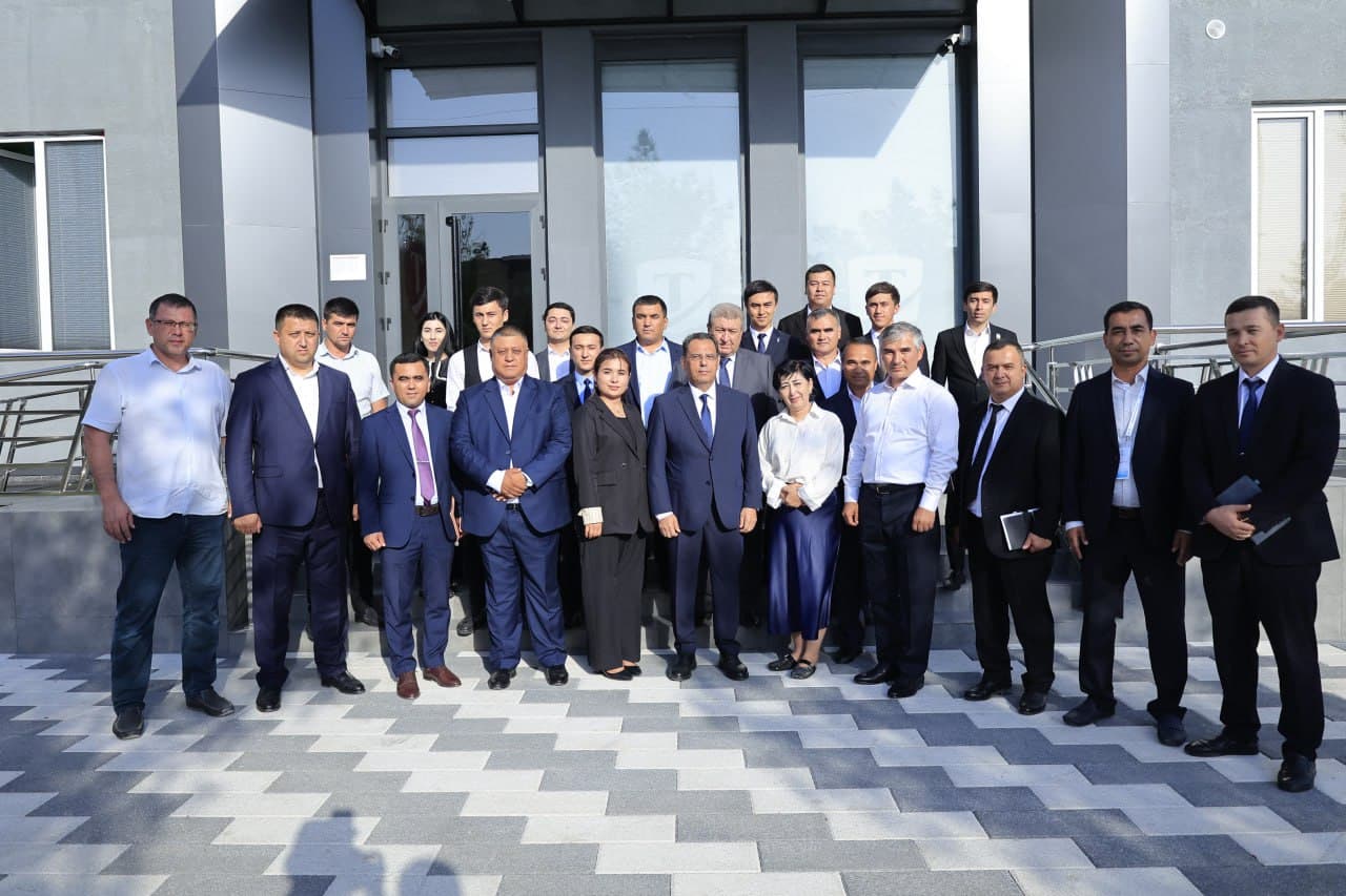 Vazir Namangan davlat texnika universitetida DXSH asosida qurilgan yangi talabalar turarjoyi bilan tanishdi